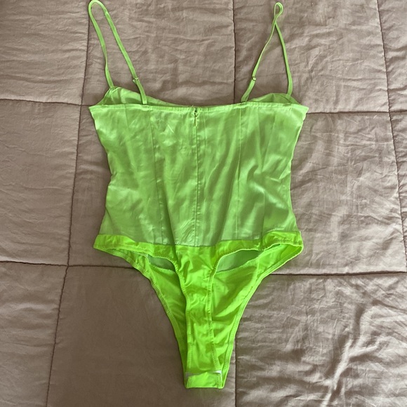WeWoreWhat Lime Green Bodysuit - Picture 4 of 4